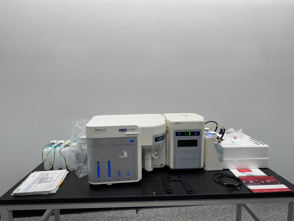Image of Invitrogen Attune NxT AFC2 Acoustic Focusing System With CytKick AutoSampler